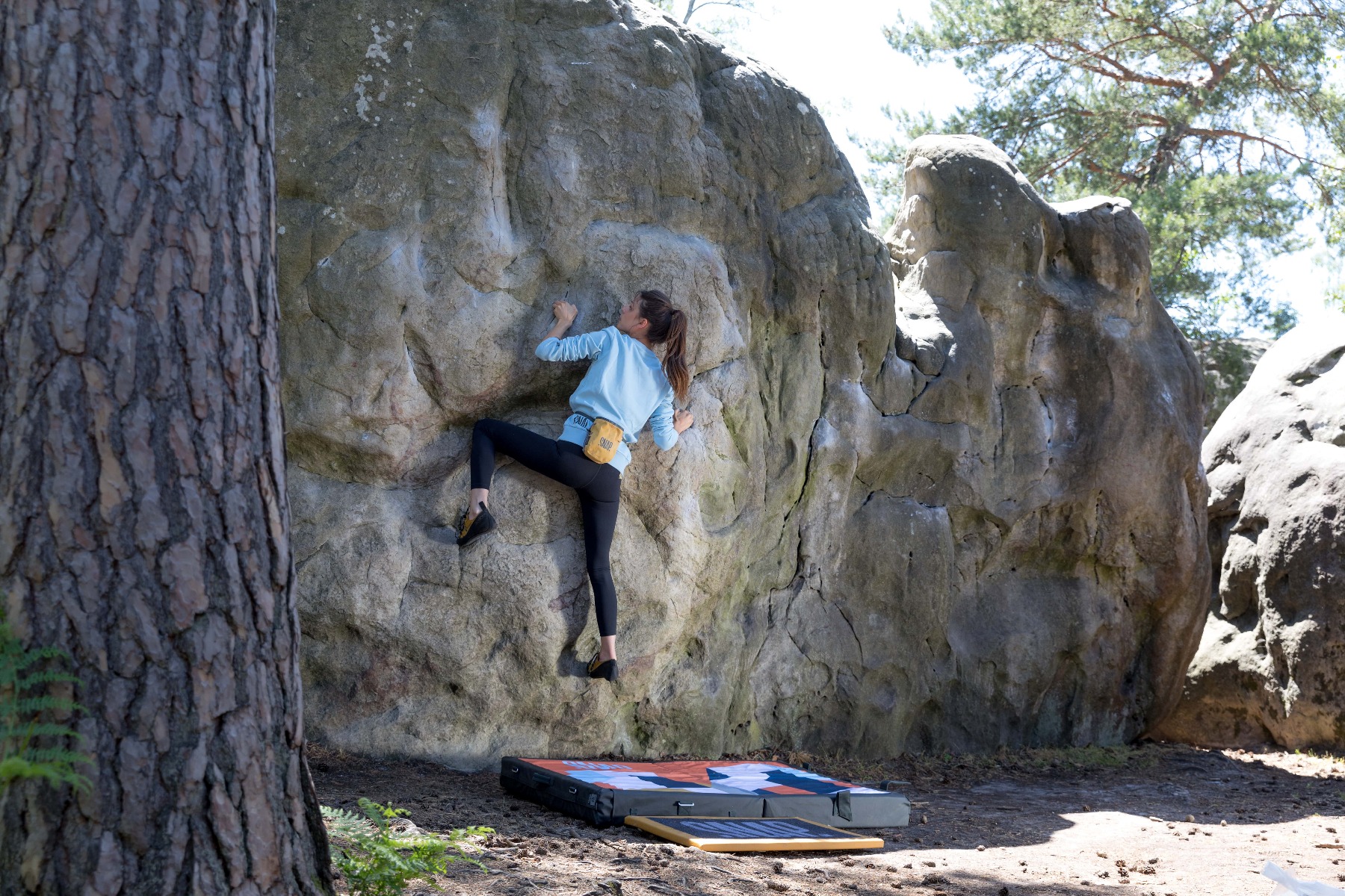 snap climbing crash pad