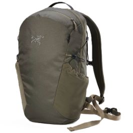 アークテリクス　Mantis 16 Backpack Amazon.com | Arc'teryx Mantis 16 Backpack | Sleek Compact