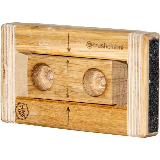 Crush Club Pocket Battle finger pull game