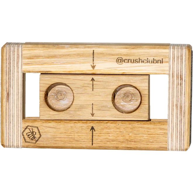 Crush Club Pocket Battle finger pull game