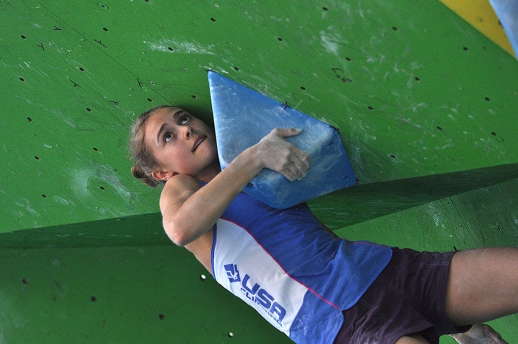 Margo Hayes boulder climbing competition