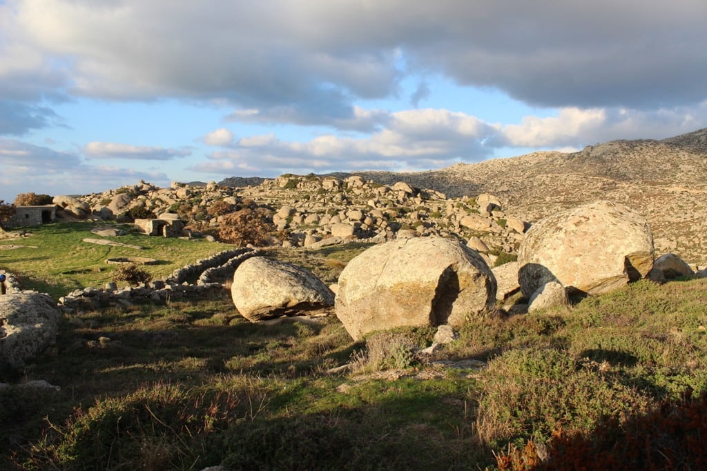 arrampicata boulder kakia skala tinos grecia