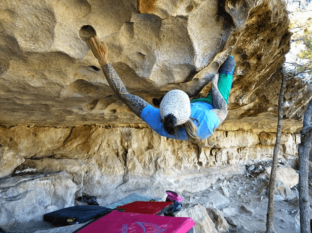 Jan De Smit boulder su roccia www.house-under-a-rock.tumblr.com Jan De Smit boulder su roccia www.house-under-a-rock.tumblr.com