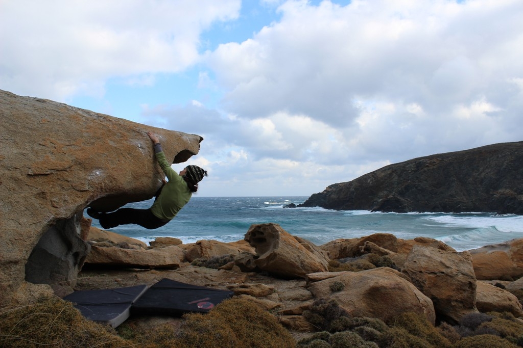 boulder the shell 7A Livada beach tinos